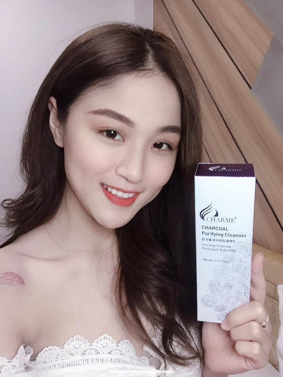 Sửa Rửa Mặt Than Charme Organic Charcoal 100ml